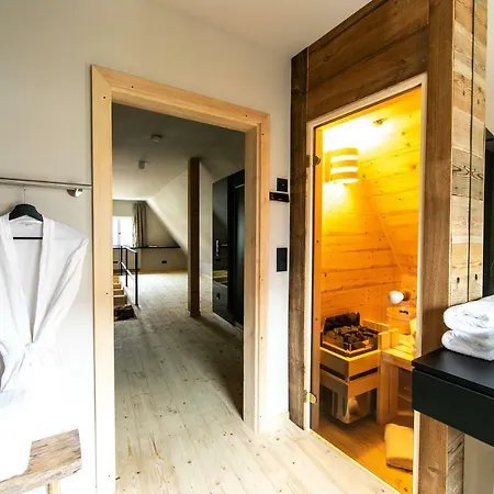 度假居 Private Retreat *